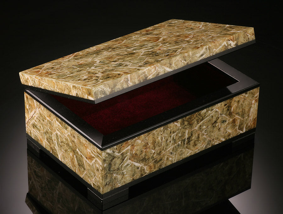 Beryl Hinged Gem Box