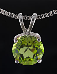 8mm Brilliant Round Cut Peridot Pendant