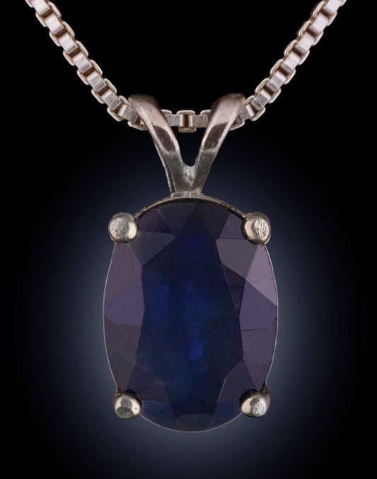 7x5mm Sapphire Pendant